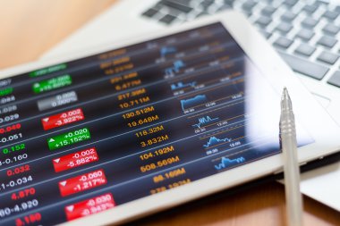Dijital borsa bir tablet ekranında listeleme