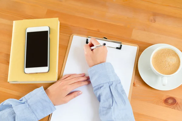 Office desk table with note paper — Stock Photo, Image