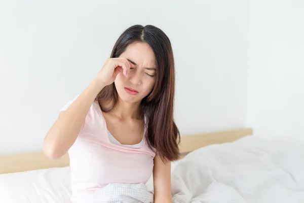 Wanita menderita sakit kepala — Stok Foto
