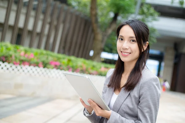 Joven asiática mujer de negocios traje —  Fotos de Stock