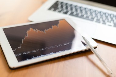 İş çizelgeleri bir ekran ile dijital tablet