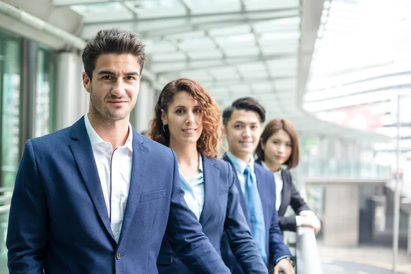 Gruppo di persone multi etniche d'affari — Foto Stock