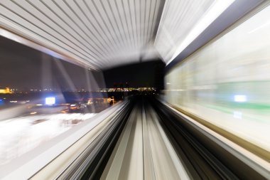 Tünelde soyut hareket