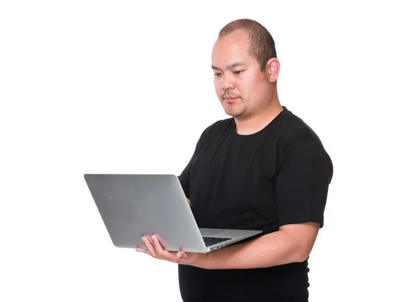 Asiatico uomo in nero t-shirt — Foto Stock