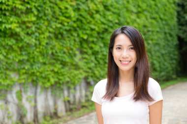 Asyalı kadın, açık duran