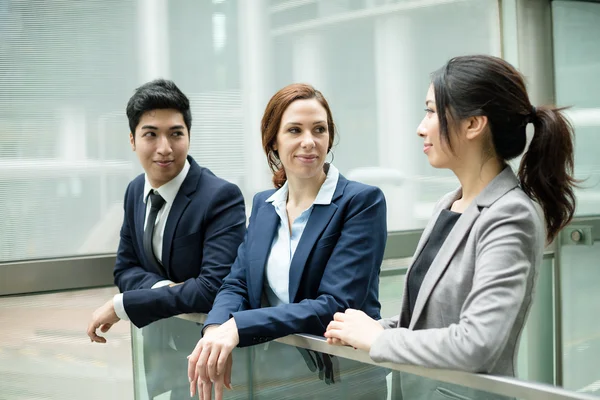 Gruppe multiethnischer Geschäftsleute — Stockfoto