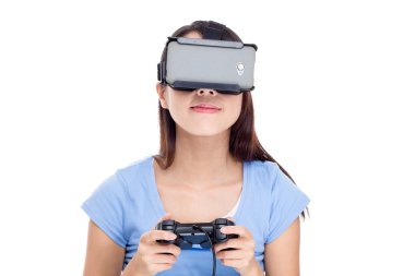 Sanal gerçeklik aygıtıyla kadın