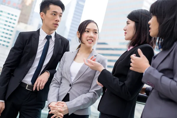 Grupp av asiatiska unga företagare — Stockfoto