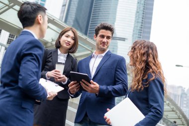 Grup çok etnik iş adamları