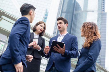 Grup çok etnik iş adamları