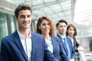 Grup çok etnik iş adamları