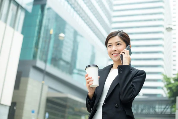 Young asian businesswoman in business suit — Stock Photo, Image