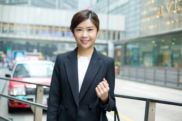비즈니스 정장에 젊은 아시아 사업가 — 스톡 사진