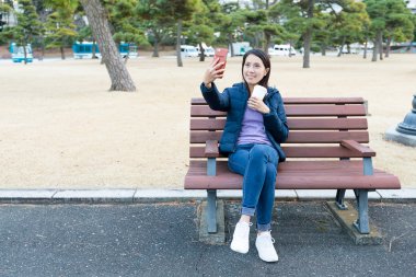 kadın alarak selfie Park