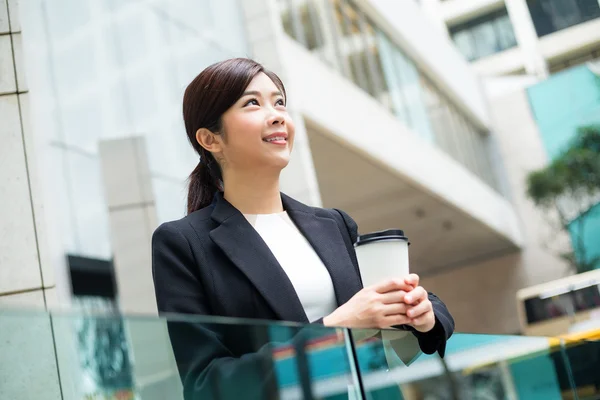 Joven asiática mujer de negocios traje — Foto de Stock