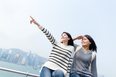 Arkadaşlar eğlenmeye Hong Kong