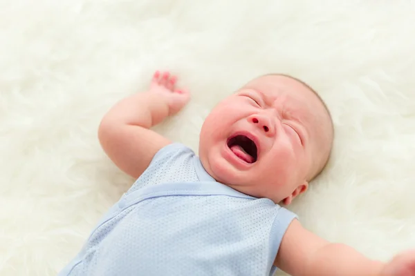 Lindo bebé llorón —  Fotos de Stock