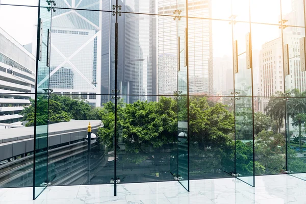 Fassade eines modernen Bürogebäudes — Stockfoto