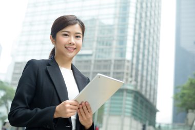 iş takım elbiseli genç Asyalı işkadını