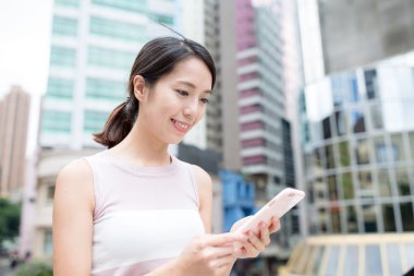 akıllı telefon, açık kullanan kadın