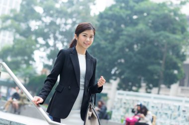 iş takım elbiseli genç Asyalı işkadını