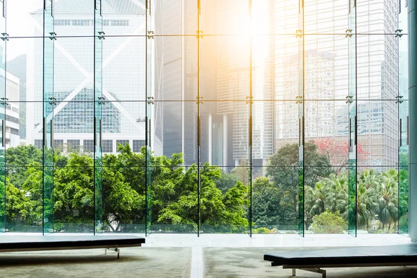 Fachada del moderno edificio de oficinas — Foto de Stock