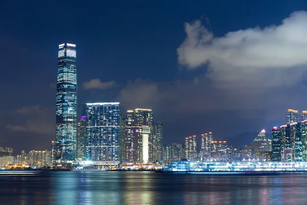 Χονγκ Κονγκ πόλη τη νύχτα — Φωτογραφία Αρχείου