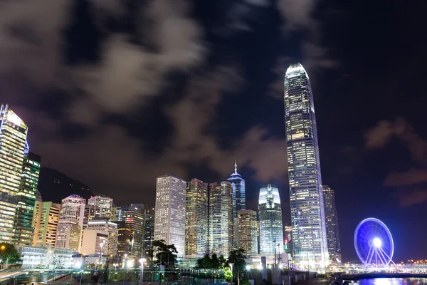 夜に香港市は — ストック写真