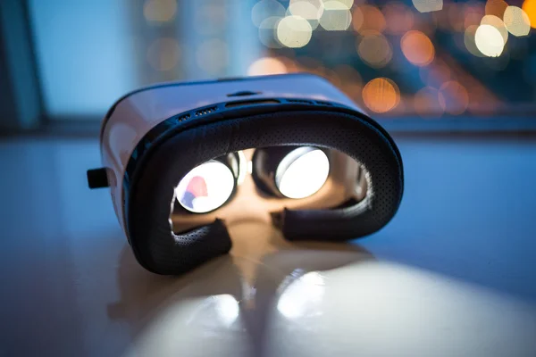 Dispositivo di realtà virtuale con illuminazione — Foto Stock