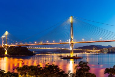 Hong Kong 'daki asma köprü.
