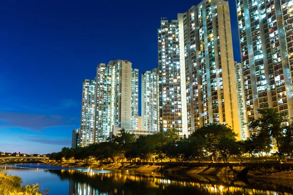 Apartment buildings in Hong Kong at night — Stock Photo, Image