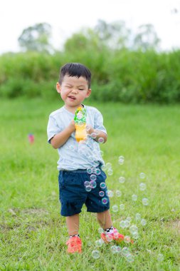 şirin Asyalı küçük çocuk 