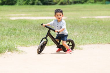 şirin Asyalı küçük çocuk 