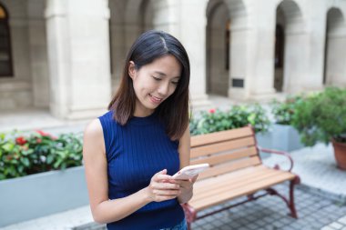 akıllı telefon, açık kullanan kadın