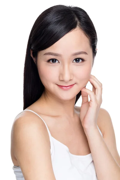 Азиатская красивая женщина с идеальной кожей — стоковое фото