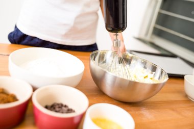 Kurabiye yapmak için drough karıştırma 