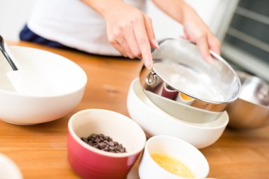 evde Kurabiye Pişirme