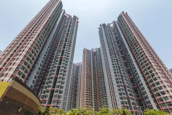 Edifícios residenciais para o céu — Fotografia de Stock