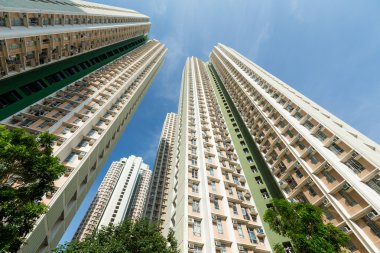 Yüksek gökdelenler gökyüzü arka plan üzerinde