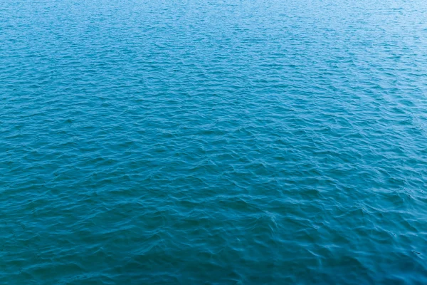 Vågig havsytan — Stockfoto
