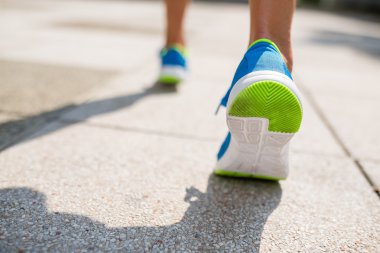 parkta çalışan kadın