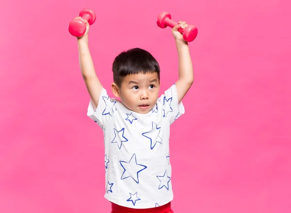 Asiatico ragazzo lifting su manubri — Foto Stock