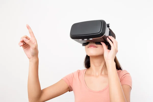 Mujer viendo película con realidad virtual —  Fotos de Stock