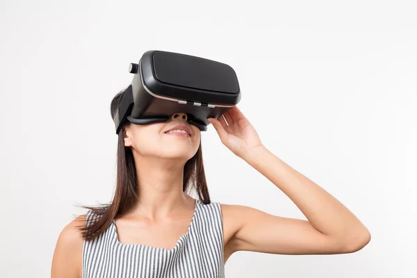 Asian Woman using VR device — Stock Photo, Image