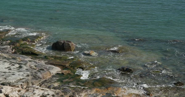 Praia Mar Com Pedra Rocha — Fotografia de Stock