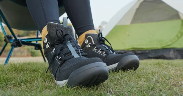 Woman Wear Sport Shoes Camping Site — Stock Photo, Image