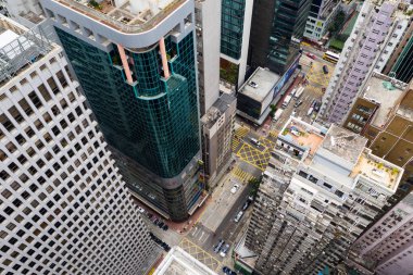 Wan Chai, Hong Kong - 07 Ocak 2021: Hong Kong şehrinin yukarıdan aşağı manzarası