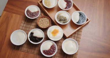 Çin usulü tatlı ve tofu pudingi.