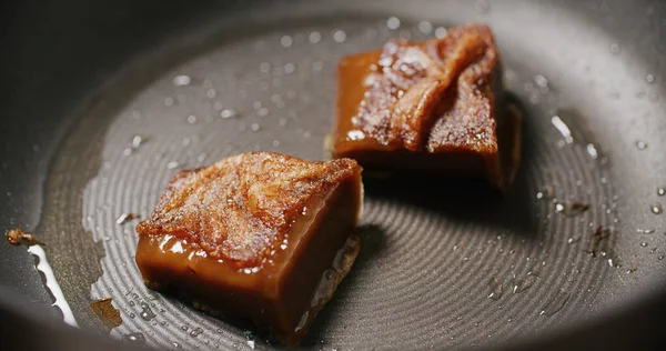 Çin usulü ızgara pirinç keki.