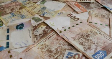 Bir yığın Hong Kong banknotu, 500 dolar.